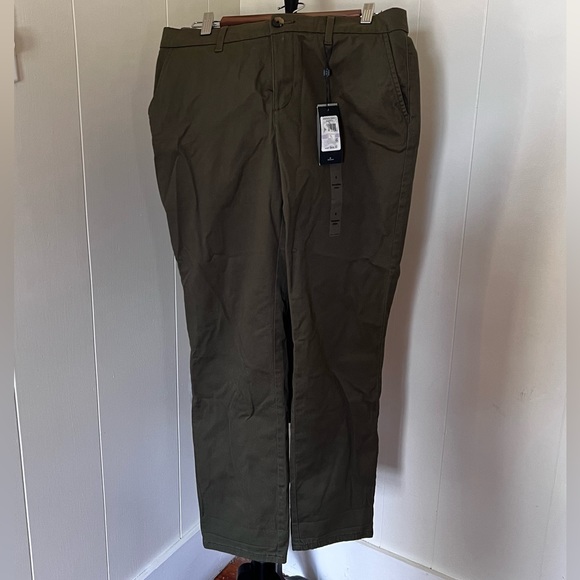 NWT Tommy Hilfiger Hampton Chino Pants, Olive Green, Size 6 - Picture 1 of 8